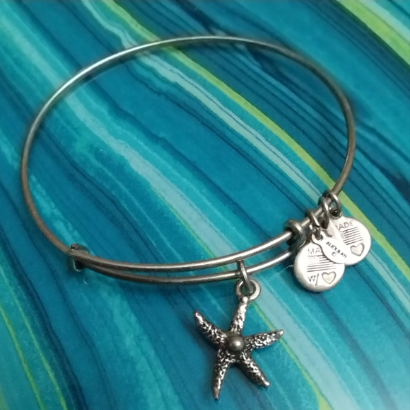 Alex And Ani Starfish Bracelet - Picture 4 of 9